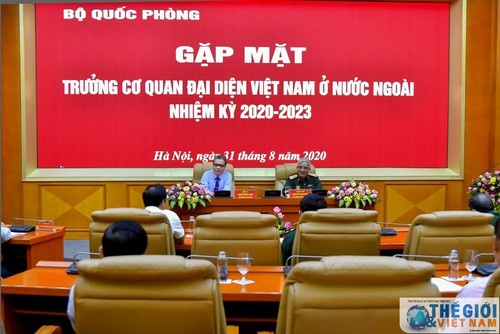 Vize-Verteidigungsminister trifft Leiter der vietnamesischen Vertretungen im Ausland - ảnh 1