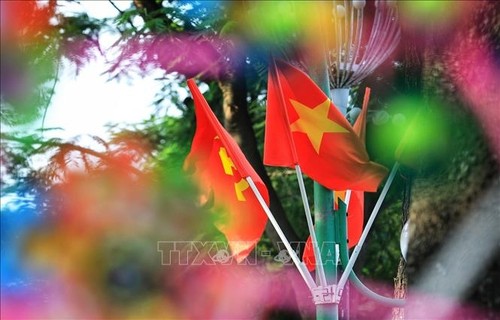 75. Nationalfeiertag Vietnams: Internationale Medien heben Erfolge Vietnams hervor - ảnh 1