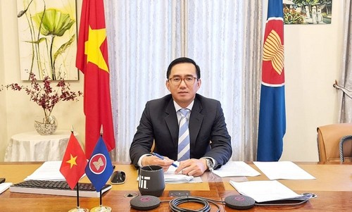 Botschafter Tran Duc Binh tritt offiziell sein Amt als stellvertretender Generalsekretär der ASEAN an - ảnh 1