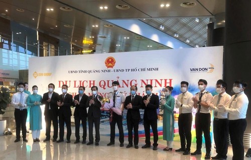 Vietnam Airlines nimmt Fluglinie zwischen Ho-Chi-Minh-Stadt und Van Don wieder auf - ảnh 1