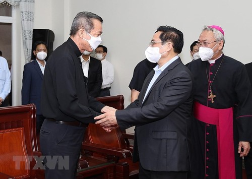 Premierminister Pham Minh Chinh gratuliert Katholiken in Ba Ria-Vung Tau zum Weihnachten - ảnh 1