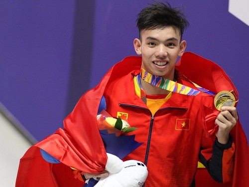 Schwimmer Nguyen Huy Hoang zum Sportler des Jahres 2021 gewählt - ảnh 1