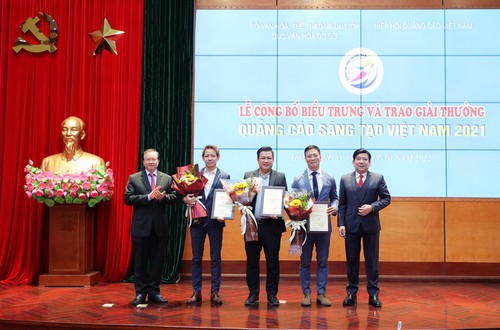 Vergabe des Wettbewerbs “Vietnams Preis für kreative Werbung 2021” - ảnh 1