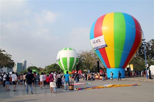 Das erste Heißluftballon-Festival in Ho-Chi-Minh-Stadt - ảnh 1