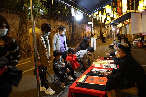 Veranstaltungen zur Begrüßung des traditionellen Neujahrsfests Tet 2022 in der Altstadt von Hanoi - ảnh 1