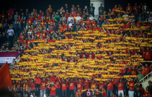 20.000 Fans werden beim Spiel zwischen Vietnam und Oman mit Anfeuerungsequipment gesponsert - ảnh 1