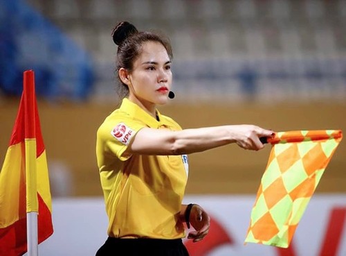 Vietnamesische Schiedsrichterinnen nehmen an der Führung des Fußballs bei den 31. SEA Games teil - ảnh 1