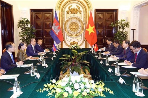 Vietnam und Kamboscha unterstützen weiterhin gegenseitig auf internationalen und regionalen Foren - ảnh 1