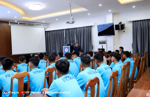 U16 Vietnam bereitet sich auf die Teilnahme an der U16-Südostasien-Meisterschaft 2022 vor - ảnh 1