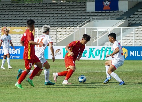 U19-Vietnam besiegt Brunei und überholt Thailand im südostasiatischen U19-Turnier - ảnh 1