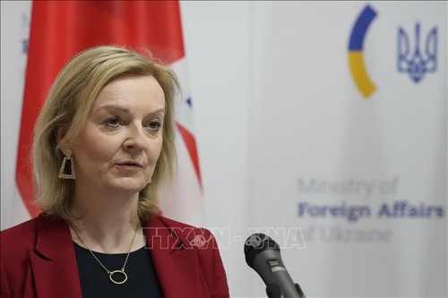 Britische Außenministerin Liz Truss kündigt Kandidatur für Posten als Premierminister an - ảnh 1