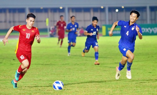 U19-Südostasienmeisterschaft 2022: U19-Team Vietnams und Thailands erreichen das Halbfinale - ảnh 1