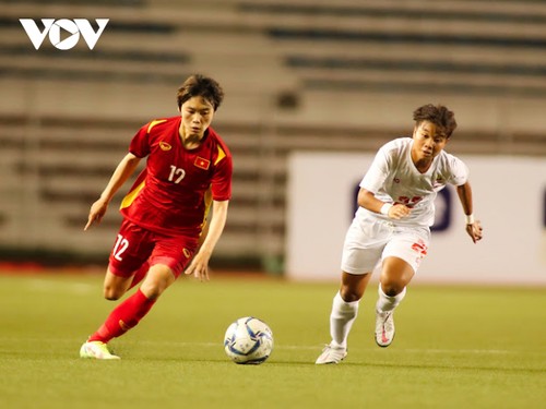 Das vietnamesische Frauenteam erreicht nach dem Sieg über Myanmar das Halbfinale des AFF Cup - ảnh 1