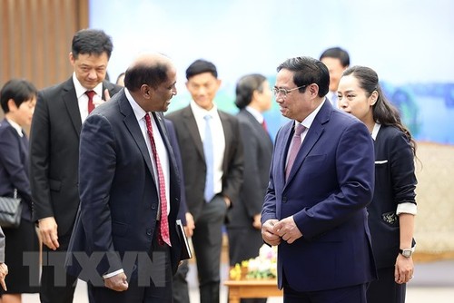 Premierminister Pham Minh Chinh empfängt Singapurs Botschafter und Exekutivdirektor der Temasek-Stiftung - ảnh 1