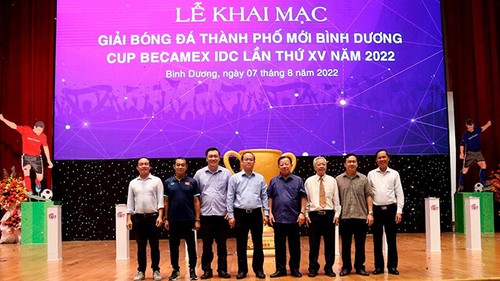2500 Spieler nehmen am Fußballturnier der neuen Stadt Binh Duong 2022 teil - ảnh 1