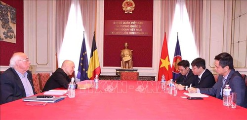 Europäische Experten schätzen die Entwicklung Vietnams - ảnh 1