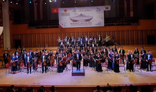 Das vietnamesische Sinfonieorchester tritt in Südkorea auf - ảnh 1