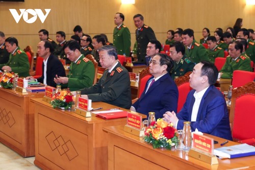 Premierminister Pham Minh Chinh: Die Bekämpfung von Kriminalität und Drogenmissbrauch ist schwierig und gefährlich - ảnh 1
