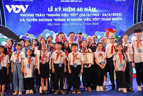  „Tausend gute Taten” – der patriotische Wettbewerb vietnamesischer Kinder - ảnh 1