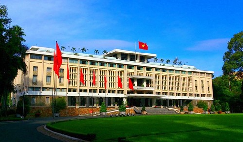 Ho-Chi-Minh-Stadt entwickelt sich stark nach 48 Jahren Befreiung  - ảnh 4