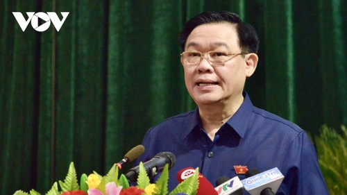 Parlamentspräsident Vuong Dinh Hue: Institutionen zur Entwicklung der Provinz Quang Tri weiterhin vervollkommnen - ảnh 1