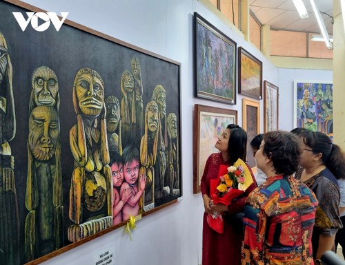 Eröffnung der Kunstausstellung in Südzentralvietnam und im Hochland Tay Nguyen - ảnh 1