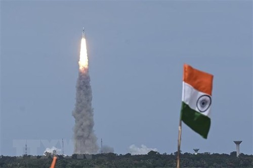Indiens Mondfahrzeug bereitet sich auf die Landung auf der Mondoberfläche vor - ảnh 1