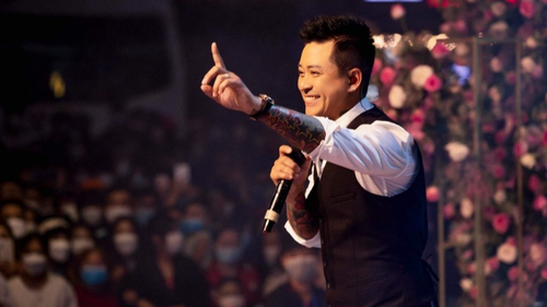 Vietnamesischer Sänger Tuan Hung zum Super Bowl eingeladen - ảnh 1