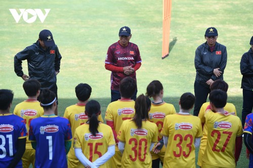 Vietnams Fußballnationalmannschaft der Frauen reist nach China für die ASIAD 19 - ảnh 1