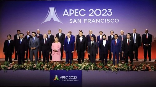 Staatspräsident Vo Van Thuong nimmt am Treffen der Staats- und Regierungschefs der APEC-Mitgliedsländer teil - ảnh 1