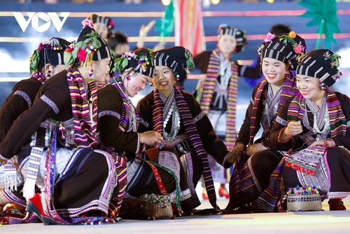 Die Schönheit der traditionellen Handweberei der Volksgruppe der Lu - ảnh 14