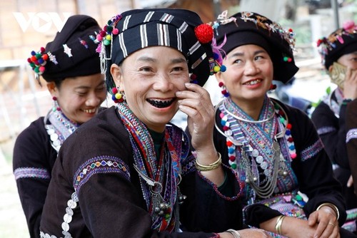 Die Schönheit der traditionellen Handweberei der Volksgruppe der Lu - ảnh 2