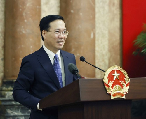 Staatspräsident Vo Van Thuong trifft angesehene Personen der ethnischen Minderheiten - ảnh 1