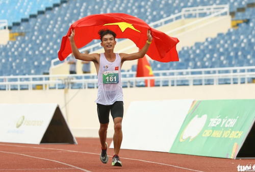 Hoang Nguyen Thanh bricht den nationalen Marathonrekord seit 21 Jahren - ảnh 1