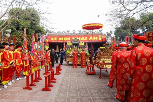 Viele neue Aktivitäten beim Fest im Tempel der Tran-Könige in Nam Dinh - ảnh 1
