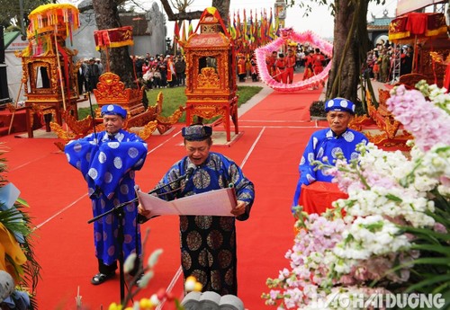 Eröffnung des Festes des Cao-Tempels in der Provinz Hai Duong - ảnh 1