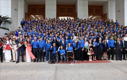 Premierminister Pham Minh Chinh: Jugendliche müssen die digitale Transformation beherrschen - ảnh 1