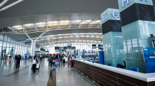 Der Flughafen Noi Bai gehört zu den zehn Flughäfen mit dem schnellsten kostenlosen WLAN der Welt - ảnh 1
