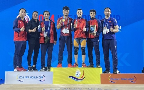 Lai Gia Thanh gewinnt eine Goldmedaille bei dem Weltturnier im Gewichtheben 2024 - ảnh 1