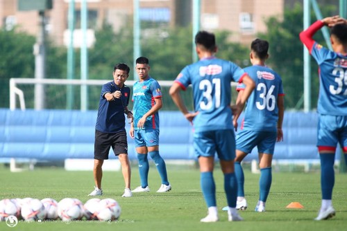 28 Spieler für die Vorbereitung auf die U23-Asienfußballmeisterschaft 2024 einberufen - ảnh 1