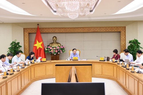 Vize-Premierminister Tran Hong Ha fordert die Vervollständigung des statistischen Systems zur grünen Wirtschaft - ảnh 1