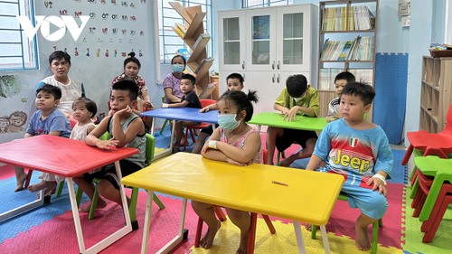 Klasse für kranke Kinder in Ho-Chi-Minh-Stadt - ảnh 1
