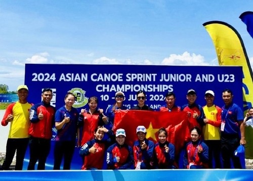 Vietnam gewinnt sechs Goldmedaillen bei Junioren- und U23-Asienmeisterschaft im Kanurennsport - ảnh 1