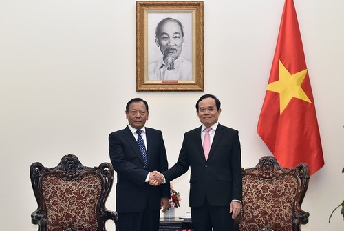 Erfahrungen beim Aufbau der Politik für ethnische Angelegenheiten zwischen Vietnam und China austauschen - ảnh 1