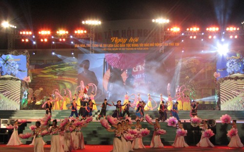 제14회 서북지역 민족 문화체육관광의 날 행사 - ảnh 1