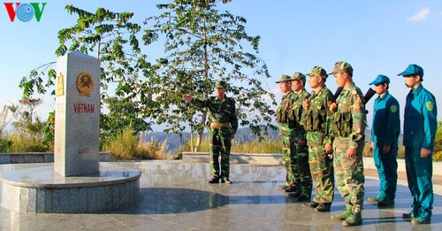 평화 ∙ 우호 ∙ 단결 ∙ 믿음을 상징하는 베트남 ∙ 라오스 ∙ 캄보디아의 국경 표지석 - ảnh 1
