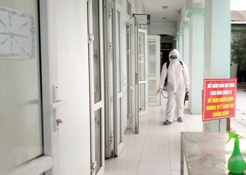 빈쑤엔에서 코로나 19 전염병 예방업무를  수행하고 있는 의료진 - ảnh 8