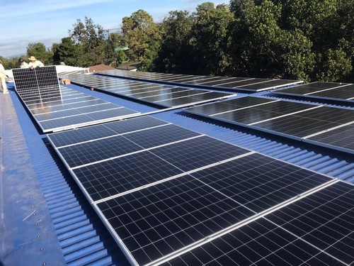 베트남전력공사, 전국에 약 2만개의 태양광 패널 지붕 사업을 설치 - ảnh 1