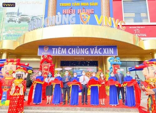 동허이(Đồng Hới)에서, VNVC 속 53차 접종센터 개장 - ảnh 1