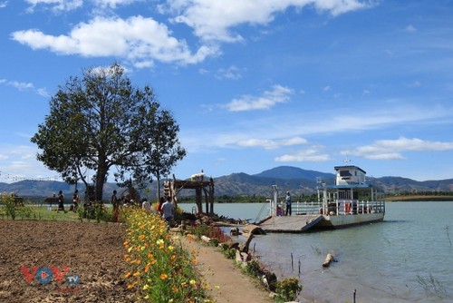 꼰뚬(Kon Tum)성 꼰짱롱로이 마을, 공동체 관광마을 개발 - ảnh 1
